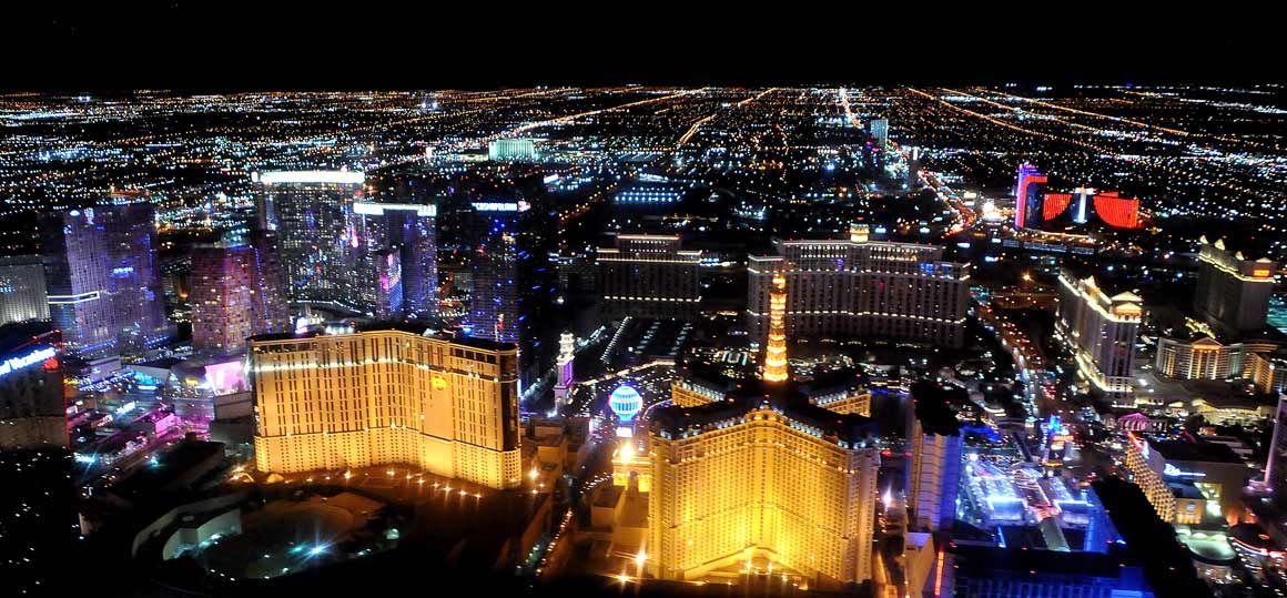 Lights of Vegas  Helicopter  Wedding  in Las  Vegas  from Viva 